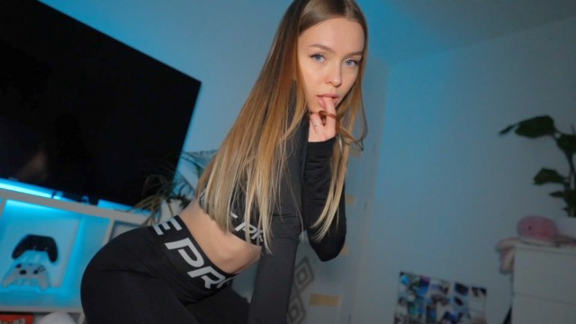 Delici Bakışları ile Sakso Çeken Rus Afet Tecrübesini Konuşturuyor